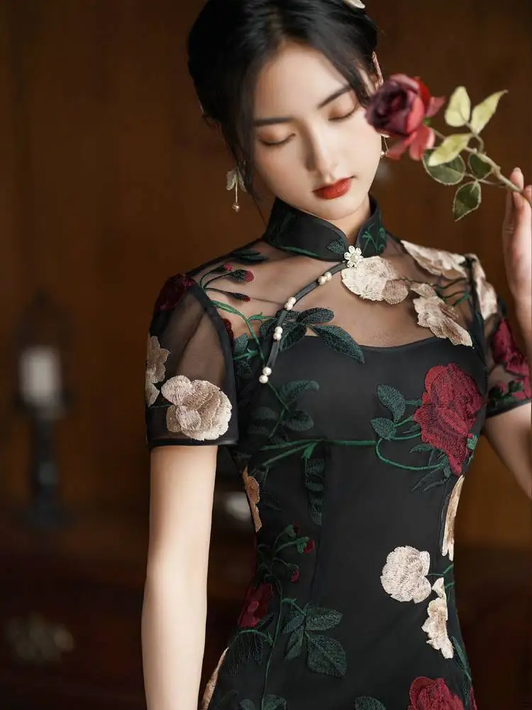 Chinese Dress Black Lace Embroidered Flower Cheongsam for Young Women