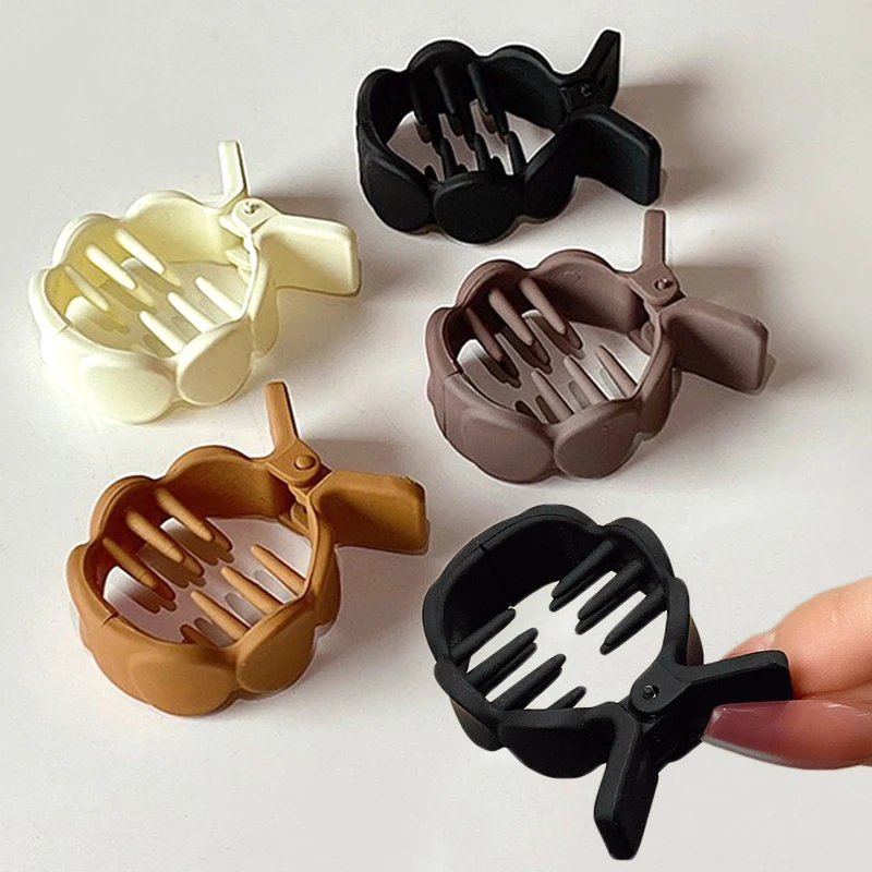 

Shark Hair Clip Ornaments Trendy Hair Clips Claws for Women Girl New Headwear Korean Matte Frosted High Ponytail Hold Hairpin