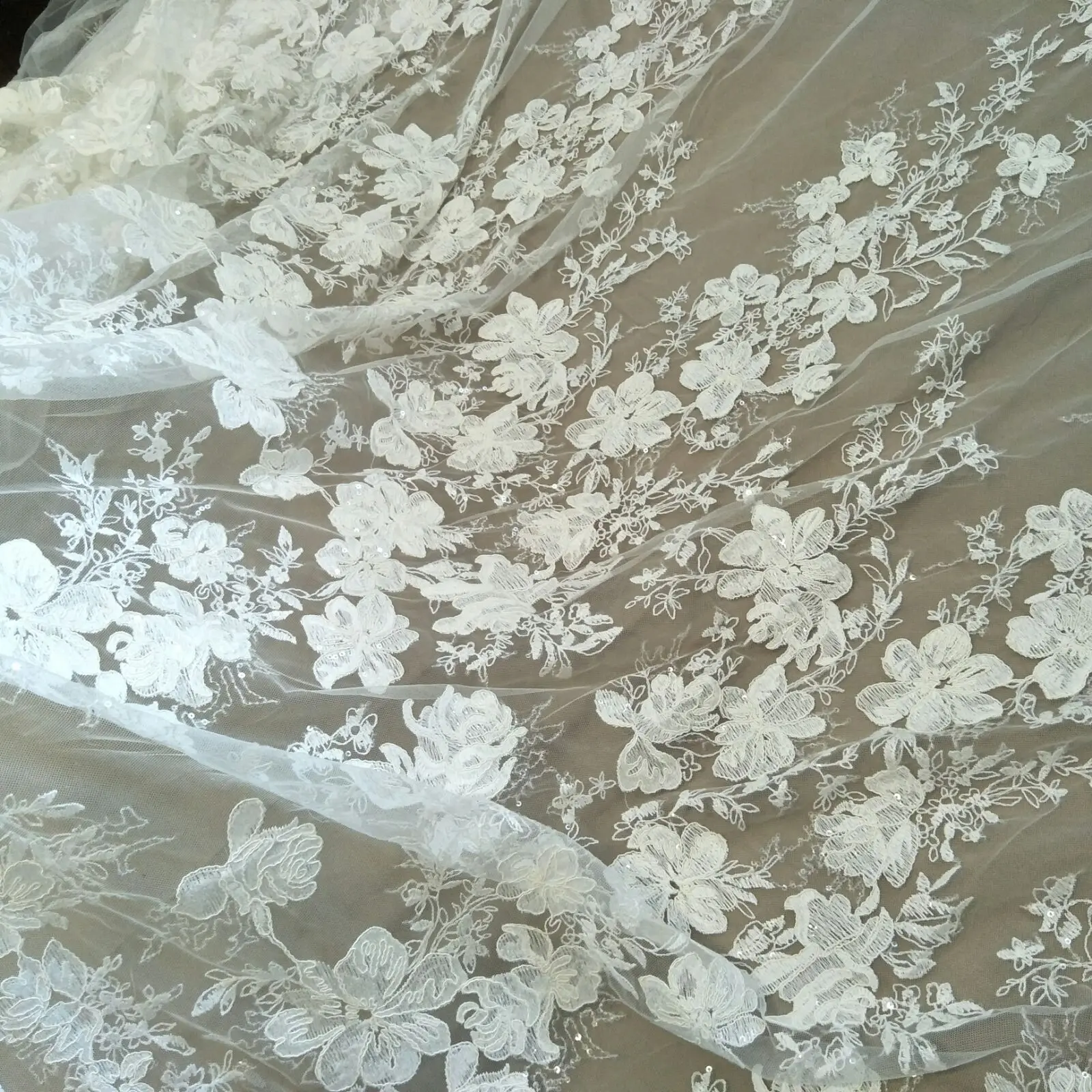 

Autumn 2022 new export high quality large flowers with sequins DIY lace width 130cm sold by yard