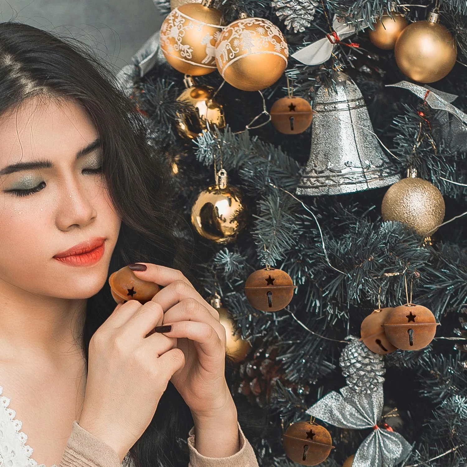 Richolyn Vakantie Jingle Bells Decor, kerstkransklokken van metaal met steruitsparingen, vintage ambachtelijke belletjes voor muur, krans, slinger, raam