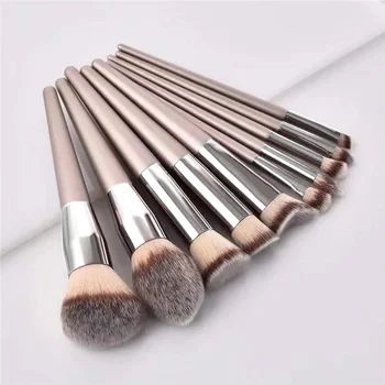 Set di 10 Pennelli da Trucco Professionali per Fondotinta, Correttore, Cipria, Ombretto, Blush, Strumenti Cosmetici per Viso e Occhi