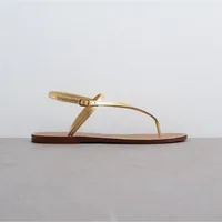 Sandales plates pour femmes Été 2026 : Style féerique et épuré avec une seule bride et bout fermé 5