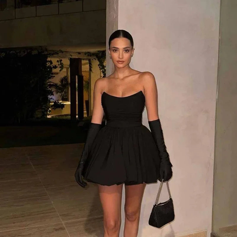 

2024 New Sexy Nightclub Birthday Party Dress Sweet Tube Top Short Skirt Hepburn Style Pleated Black DressALine Skirt Women Dress