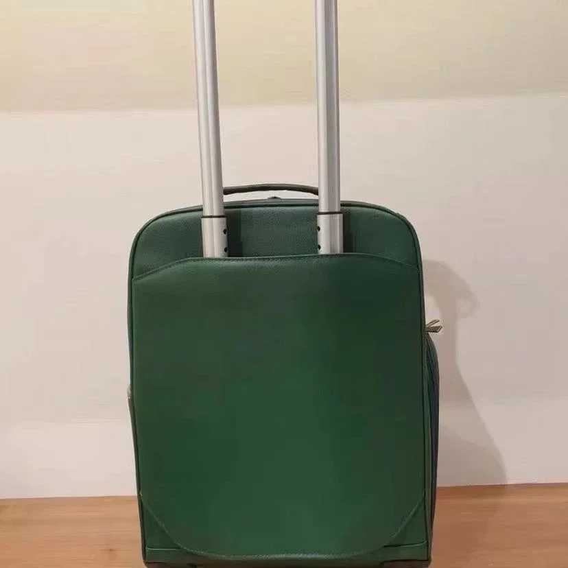 Рисунок 3 - Универсальная сумка на колесиках для мужчин и женщин