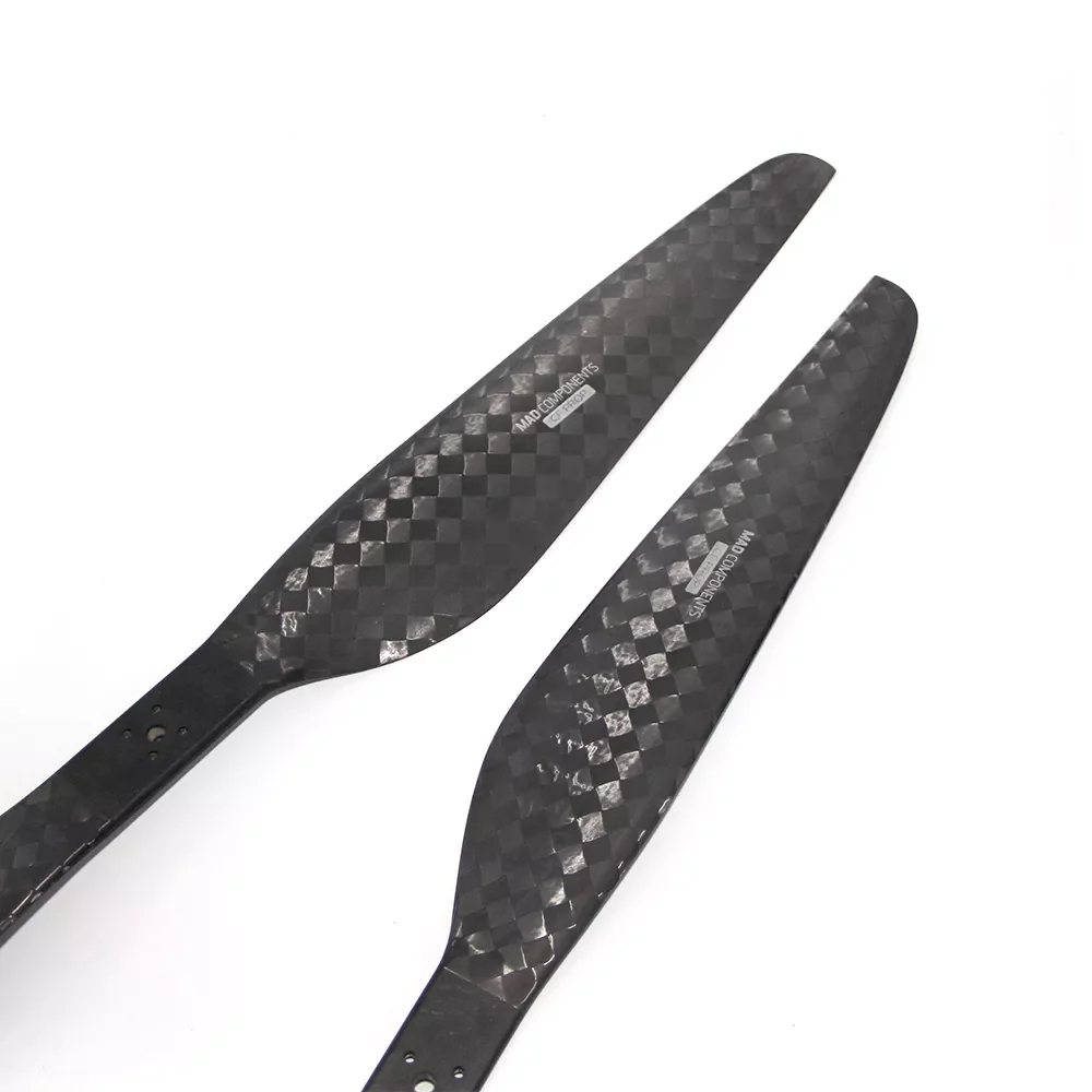 Hélice FLUXER Ultra-Légère 24x7.2 Carbone MAD 36g