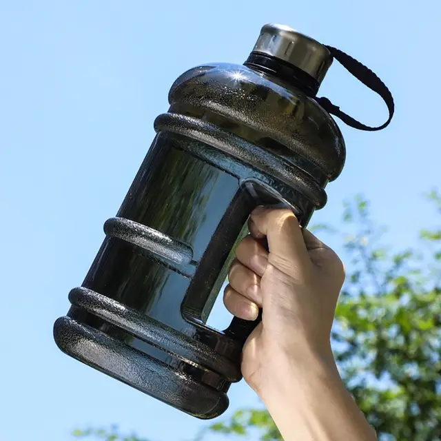 1Pcs Gallon Bottle Water Bottle PETG 2L Large Capacity Sports Drink Bottle Training Sports Workout Outdoor Gym With Handle 4