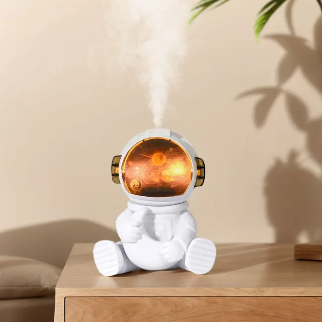 Astronaut Cool Mist Humidifier with LED Light Aroma Diffuser USB Desktop Humidifier Portable Humidifier for Bedroom Home Office 6
