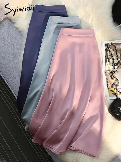 Saia Midi de Cetim de Seda Preta Elegante e Versátil