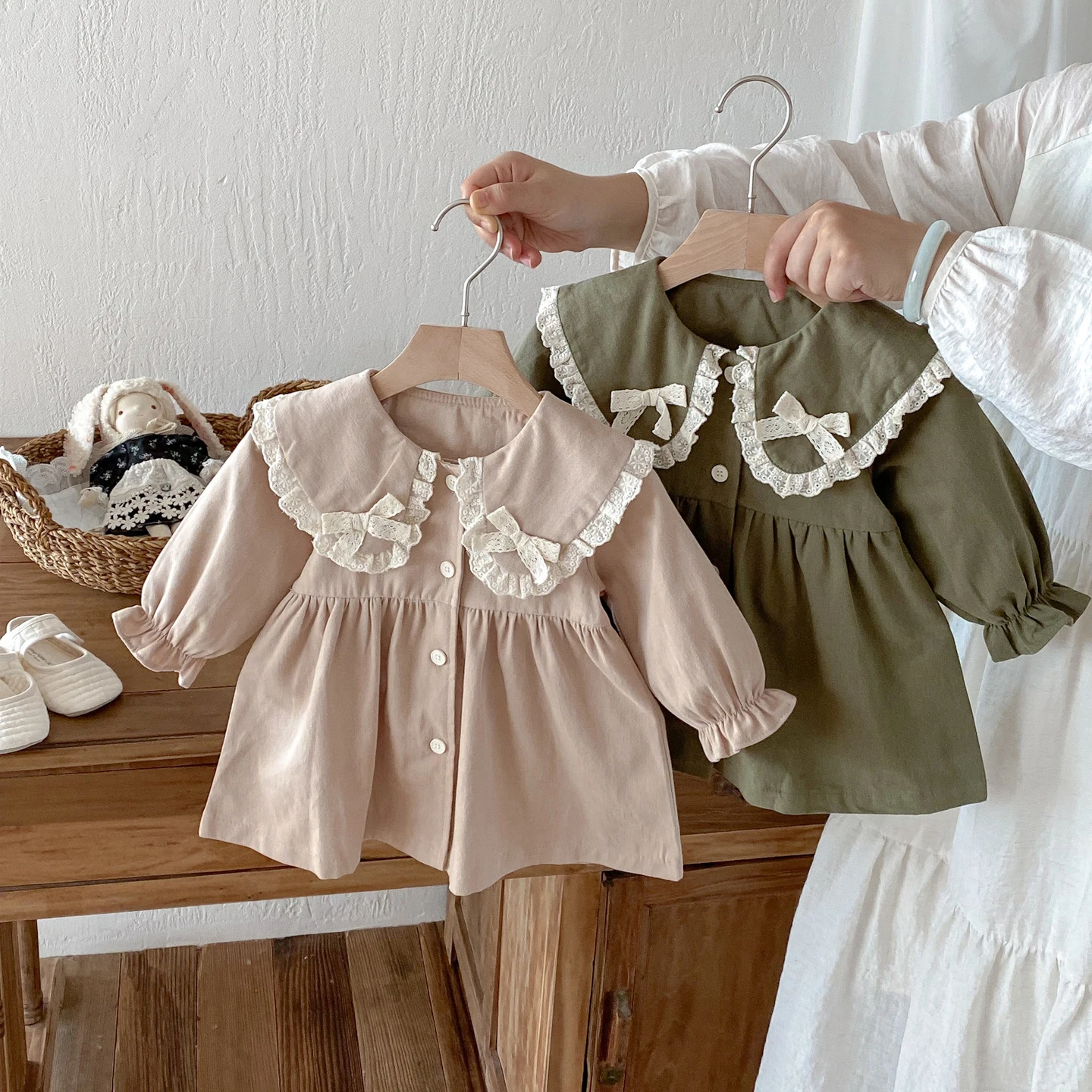 Girls Vintage Lace Collar Long Sleeve Coat