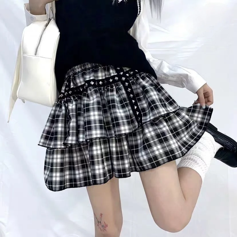 

Gothic Women Skirt White Black Plaid Short Skirts Rivet Punk Style Double Layer High Waist Ball Gown Mini Skirts Harajuku Female