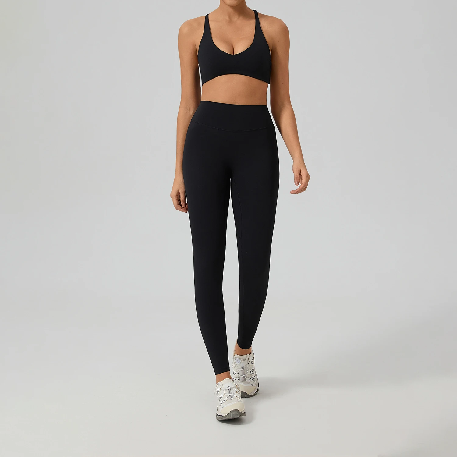 Black / M