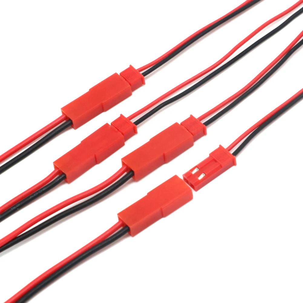 Vue d'ensemble des connecteurs JST pour batterie RC LIPO, avec fils de différentes longueurs.