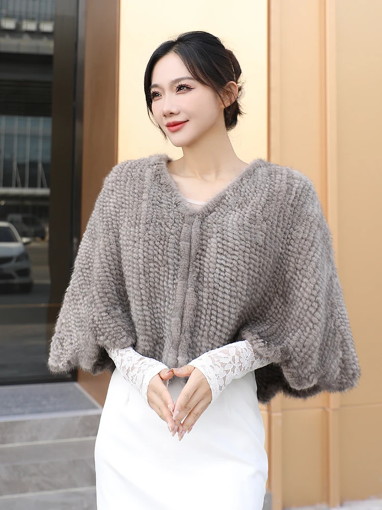 Рисунок 2 - Зимняя женская шаль из натурального меха норки