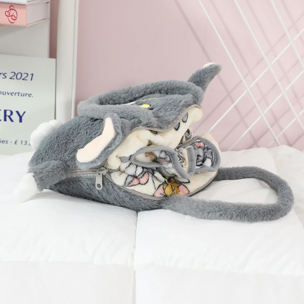 Tom and Jerry Handheld blanket bag Cat Mouse Blanket Cartoon Anime Pattern Warm Blanket Office Nap Portable Blanket Girl Gifts
