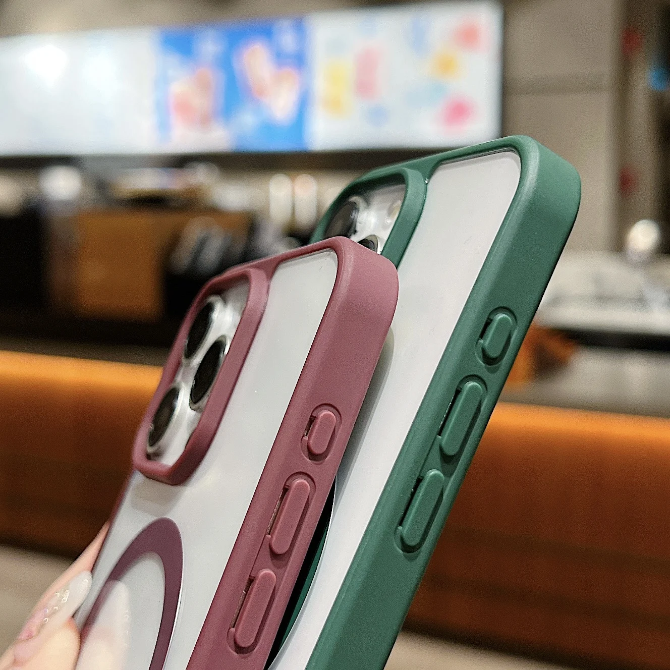 Sleek Magnetic Transparent Wireless Charging Case - Fashion Edition