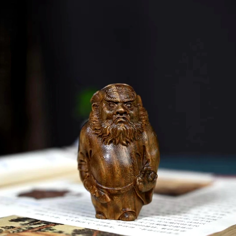 

Green sandalwood Zhong Kui hand piece of carry-on disc play fortune-welcoming Fu Wen play carving arts and crafts Tianshi
