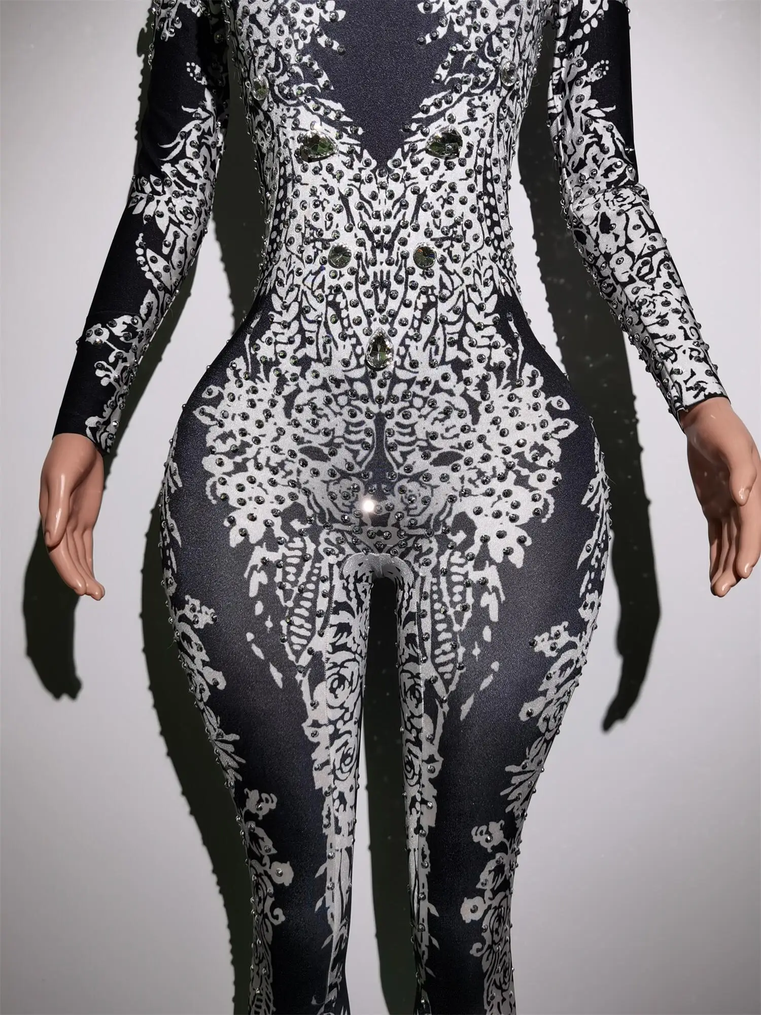 Рисунок 6 - Женское экзотическое танцевальное