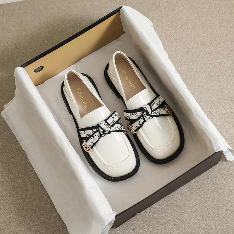 

Маленькие кожаные туфли женские, без застежки, лоферы в британском стиле ретро, на мягкой подошве, черные, 41-43, весна-осень