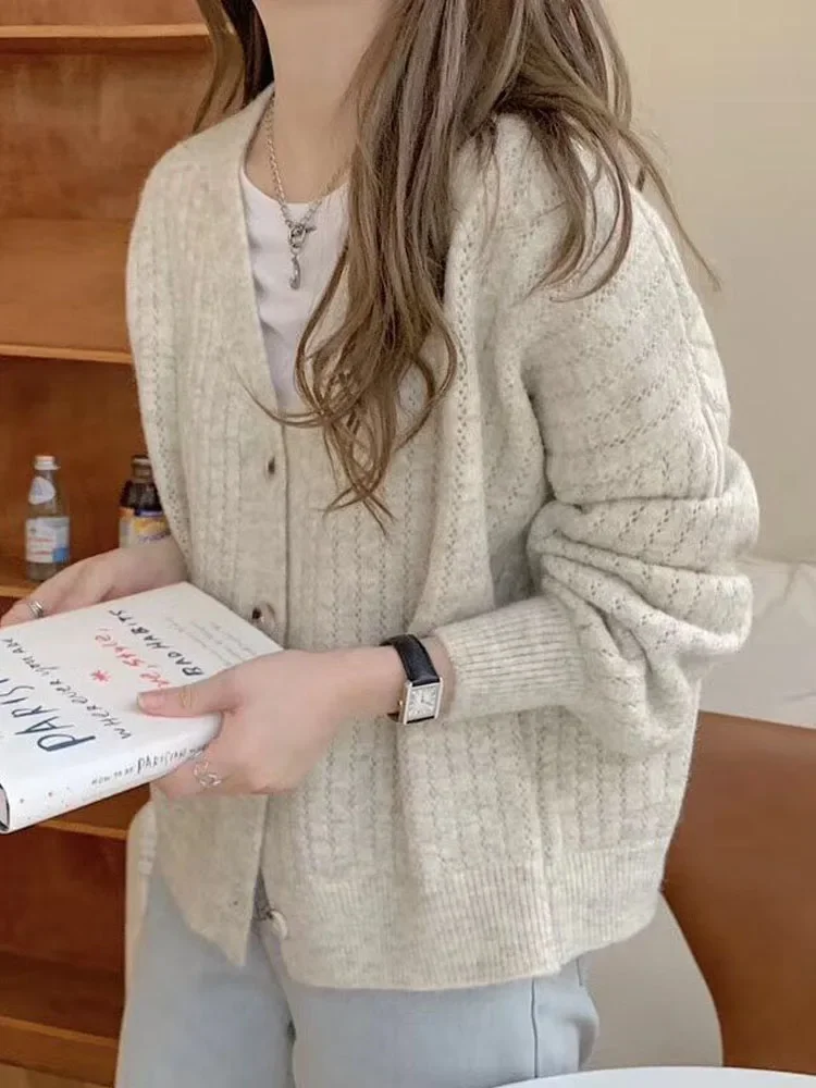 New Women's V-neck Long-sleeved Cardigan Sweater Autumn and Winter Knitwear Solid Color Loose Single-breasted Sweater Jacket