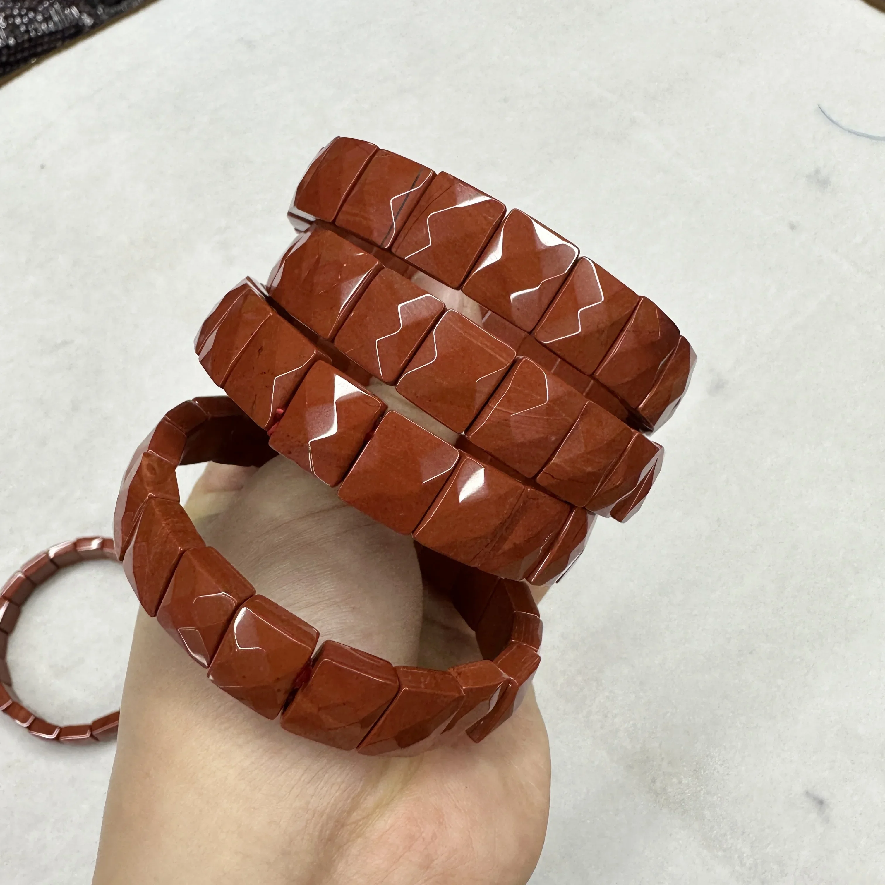 Natural Red Jasper Beads Pulseira de Pedra, Acadêmico Campo Magnético Jóias, Energia Simples Pulseira Pedra, Homens e Mulheres, 9x12mm, Novo