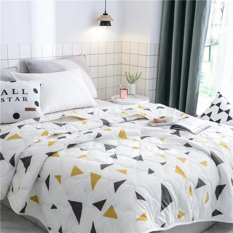 Thin Quiled Blanket Comforter Bed Cover Quilting Soft Summer Quilt Home