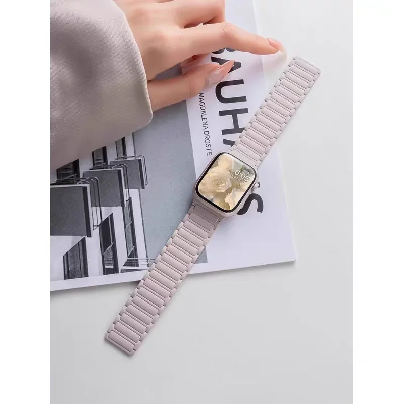 รูปสินค้า สายแม่เหล็ก Apple Watch ยืดหยุ่น ติดตั้งง่าย