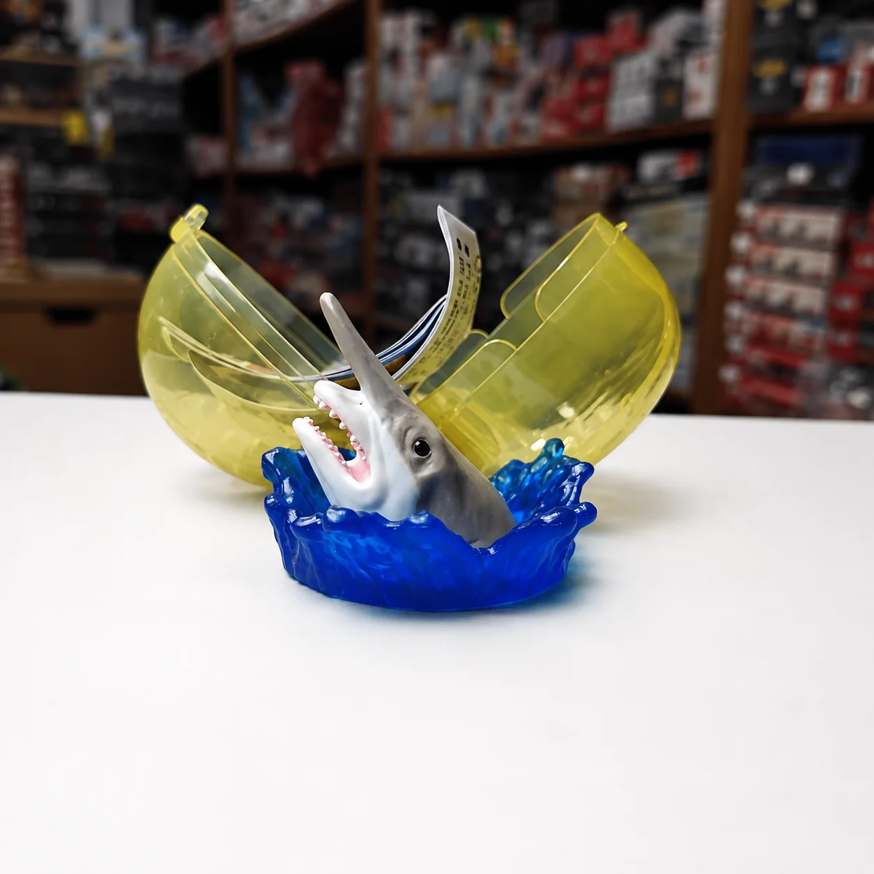 Yell Capsule Toys: Cute & Terrifying Sea Creature Desk Figures - Fish, Shark, Waves Design with Storage Clip