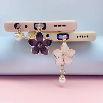 Un set di combinazioni di foglie di erba a forma di cuore fortunato. Accessorio pendente decorativo con tappo antipolvere per telefono per iPhone per porta Samsung Type-C 1