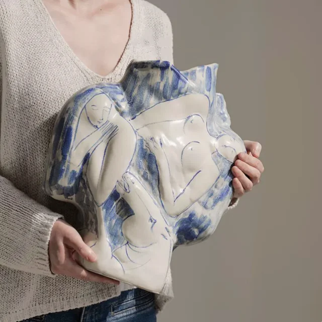 Muse Silhouette Ceramic Vase 1