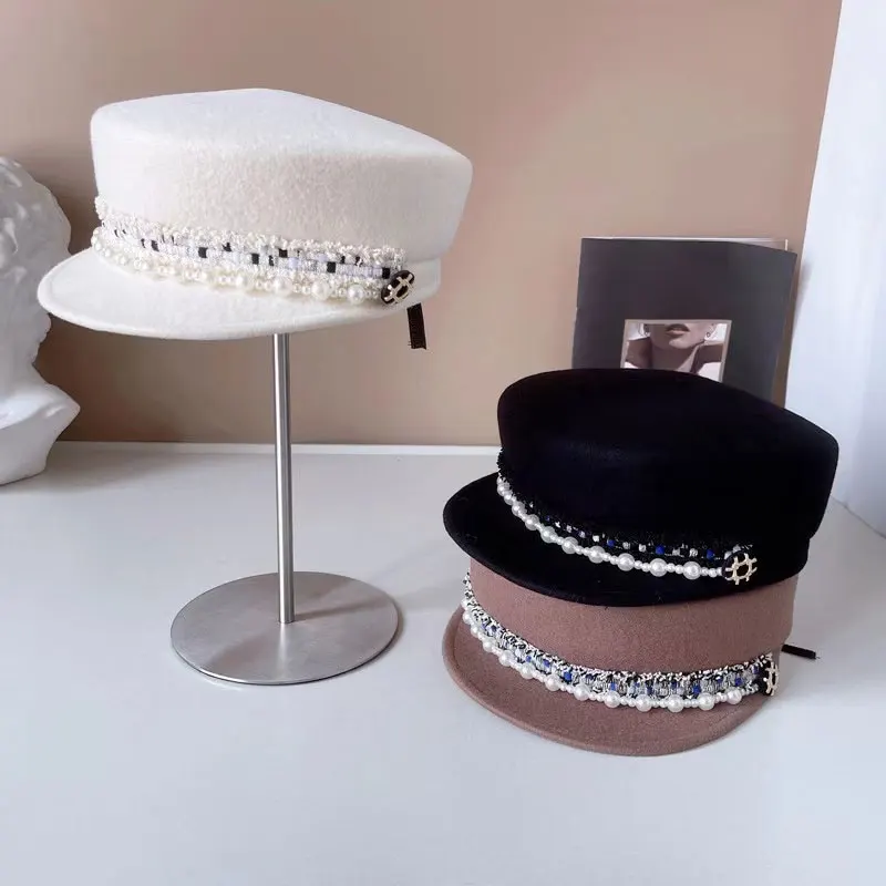 

Fall Winter Japanese Fashion White Pearl Chain Flat Top Quality Wool Military Cap For Women Ladies Chapeu Fedora Equestrian Hat