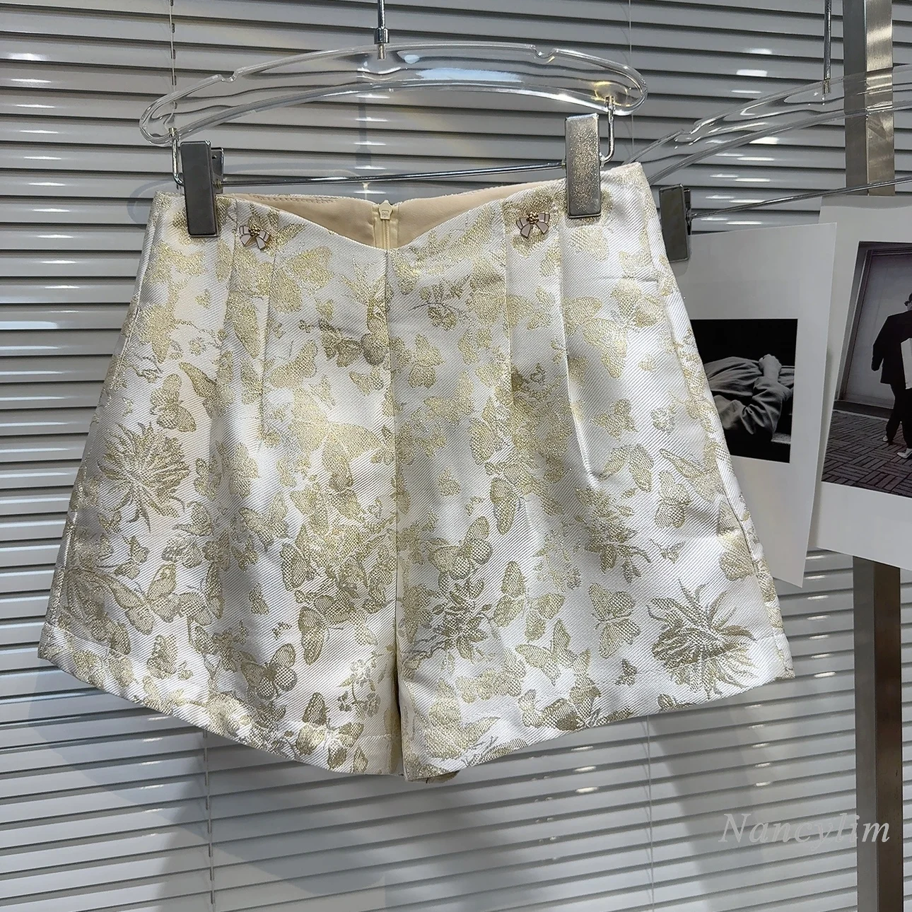 

2024 Summer New Classic Style Golden Butterfly Embroidered Jacquard Satin Temperament Shorts Casual Shorts for Women