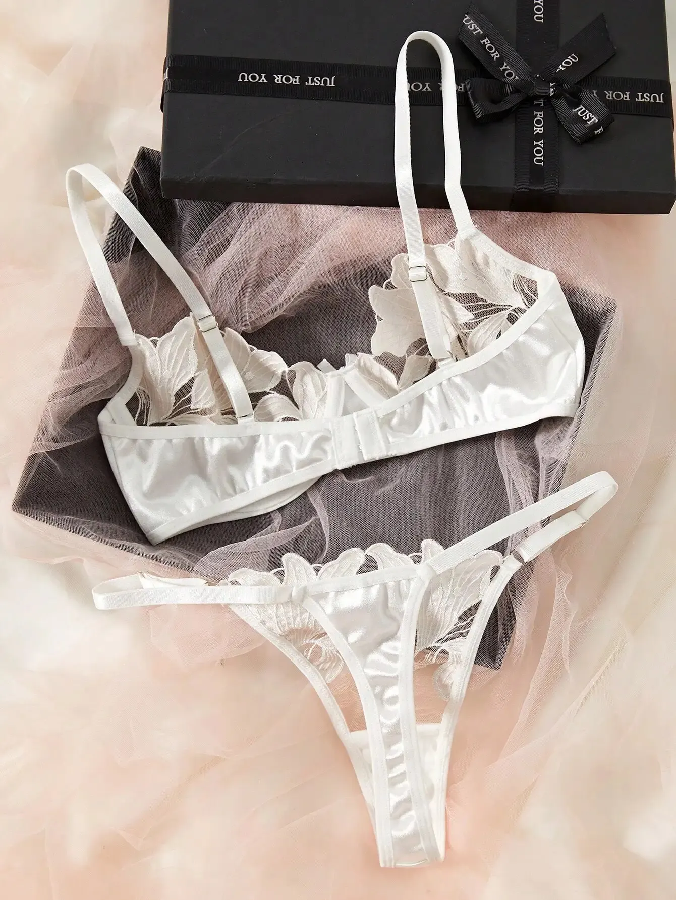 women lingerie set transparent floral two pieces lace ultrathin bra briefs set for ladies