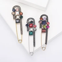 Trendy Rhinestone Five Pointed Star Brooches for Women Unisex Pearl Flower Pins Office Party Friend Gifts Jewelry Accessories 2