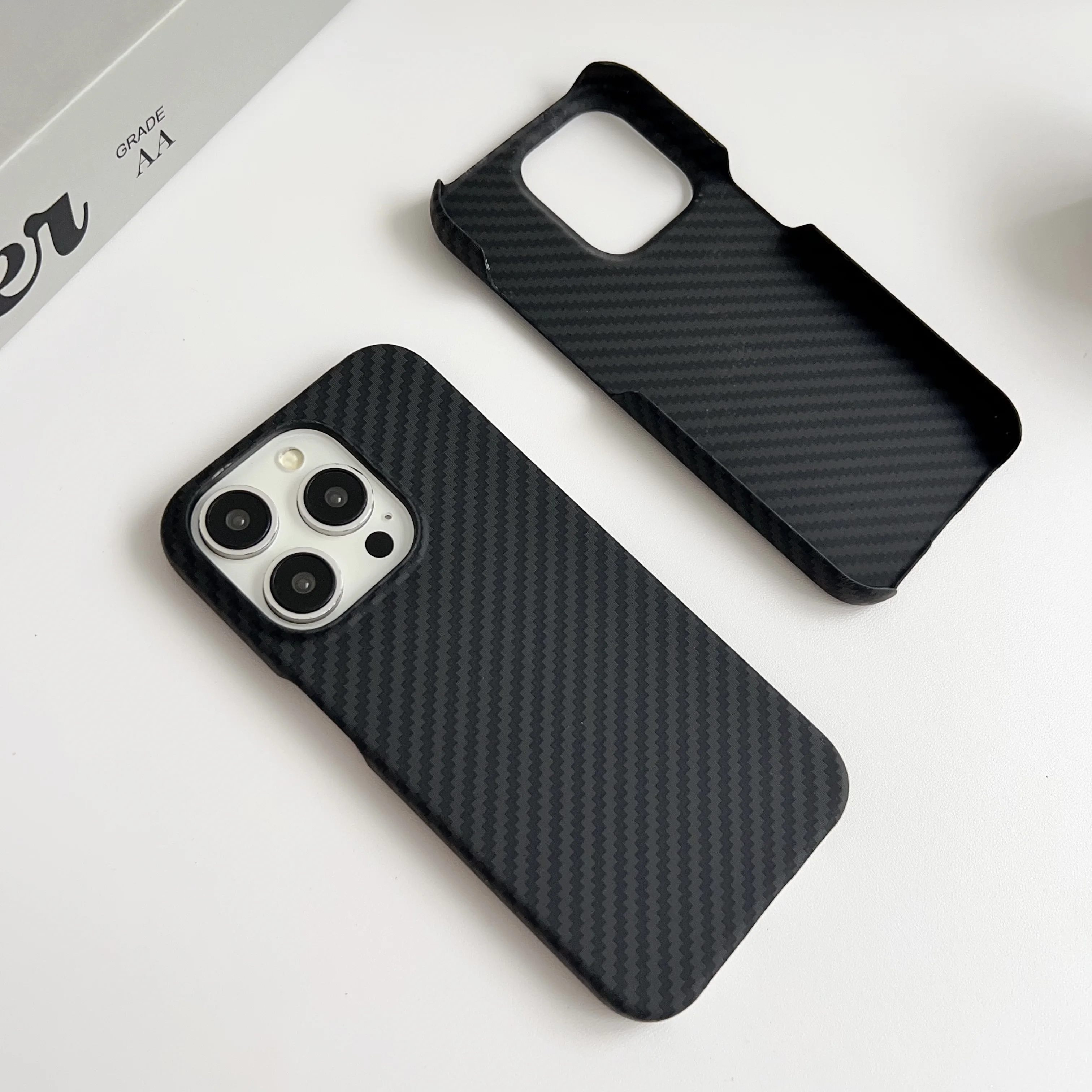 Sleek Carbon Fiber Texture Ultra-Thin Matte Protective Cover