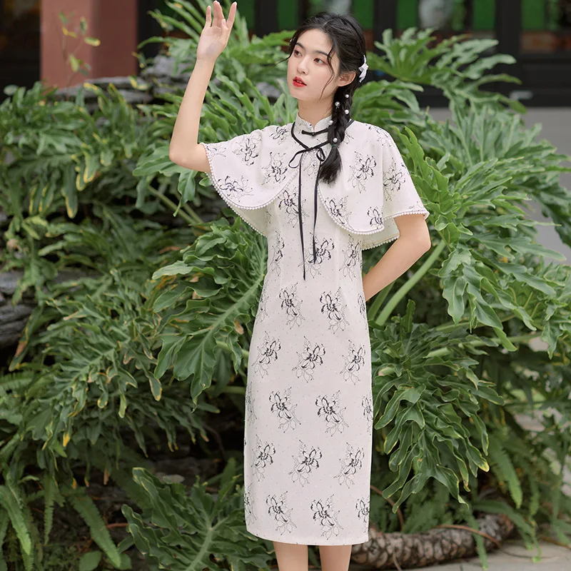 

Chinese Classic Retro High Split Cheongsam Women's Mandarin Collar Qipao Elegant Short Sleeve Vintage Lace Floral Embroidery Dre
