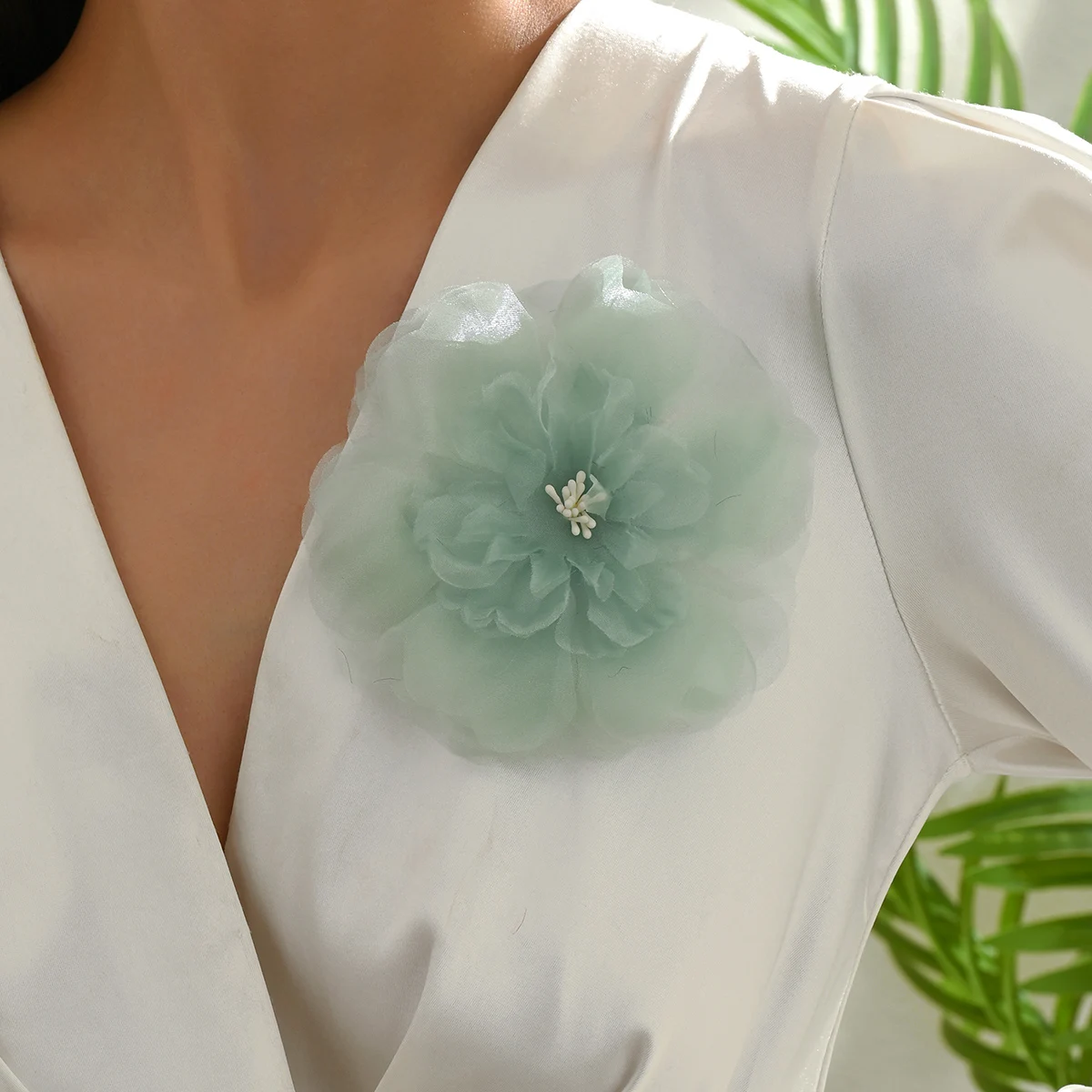 14CM Elegant Lace Flower Pin Brooch Fashion Handmade Irregular Floral Brooches for Women Bridmaid Party Wedding Jewelry Gifts