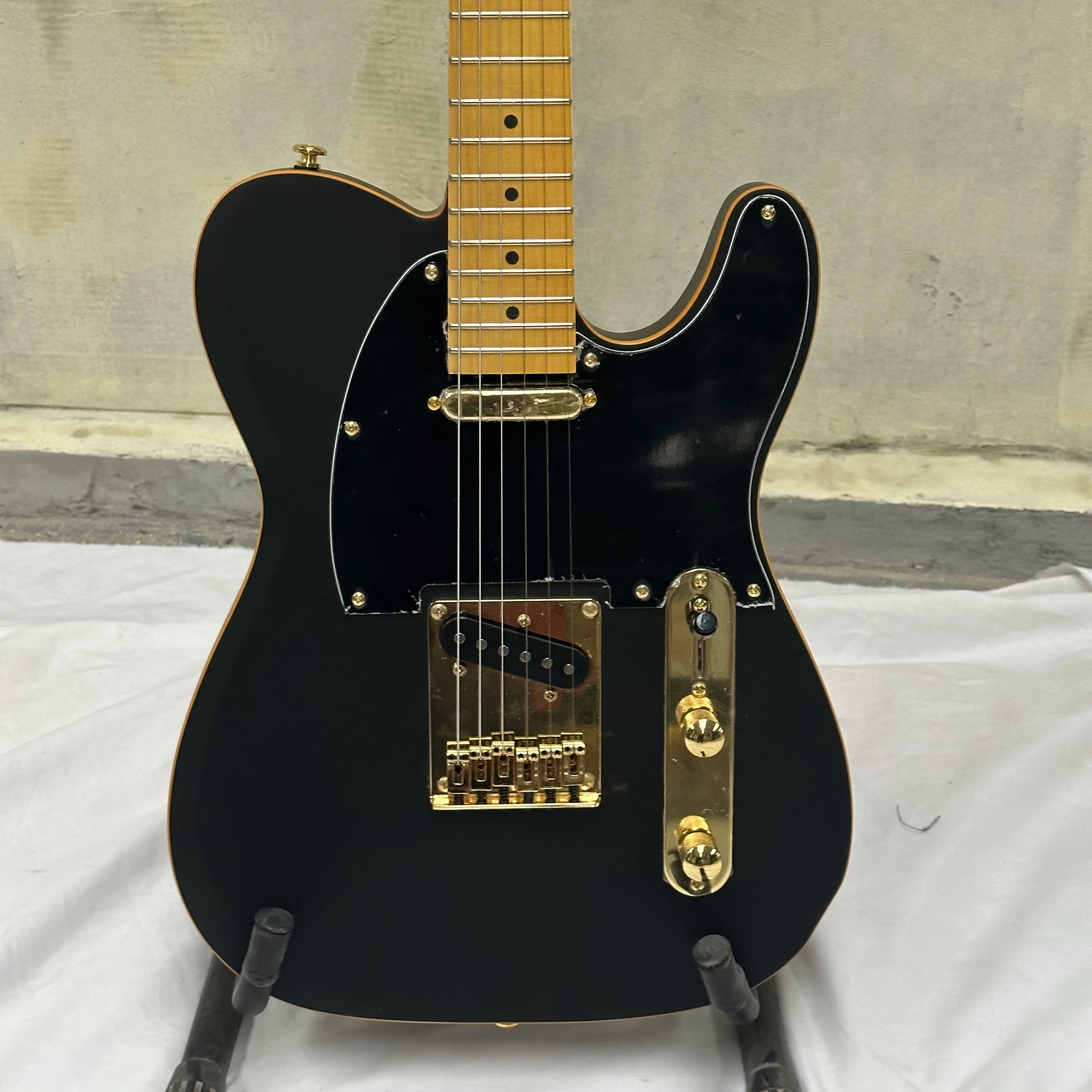 

In stock 6-string electric guitar matte black gold hardware guitars TL Order will be shipped immediately Guitars guitarra