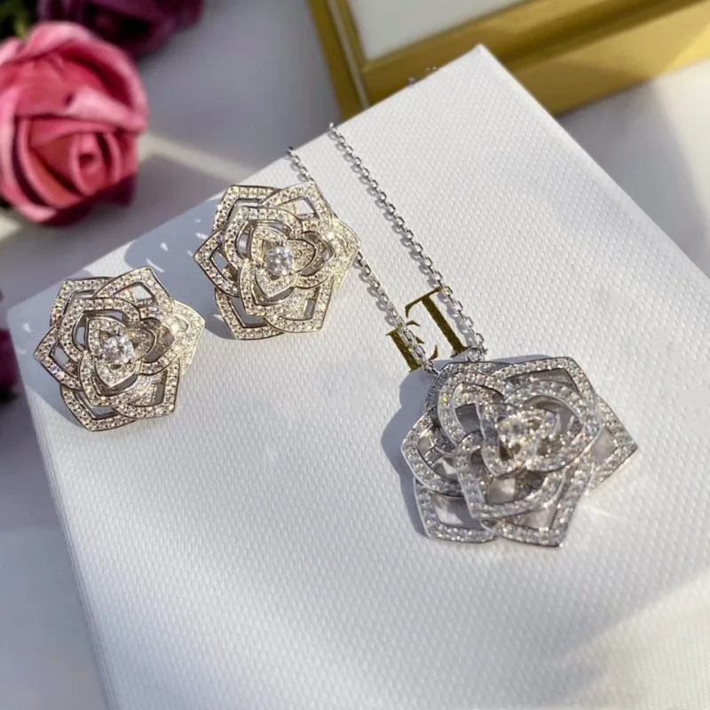 

Seiko Rose Necklace Earstuds Women's Light Luxury Temperament with Micro Inlaid Diamonds Flower Small Design Texture Jewelry