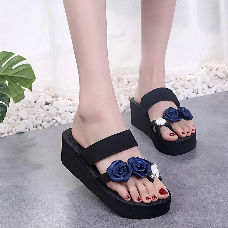 

Шлепанцы женские с открытым носком, пляжные сандалии на платформе, однотонные тапочки с цветами, лето 2023