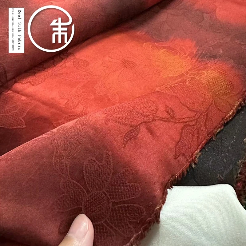 

High Quality Red Black Fragrant Cloud Yarn 100% Real Silk Designer Silk Fabric Jacquard 30momme Cheongsam Dress Clothing Cloth