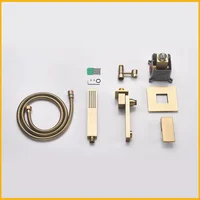 ก๊อกน้ำอ่างอาบน้ำแบบติดผนัง สีทองขัดเงา ทำจากทองเหลือง พร้อมหัวฉีดน้ำแบบหมุนได้ และฝักบัวมือ สำหรับน้ำร้อนและน้ำเย็น 6