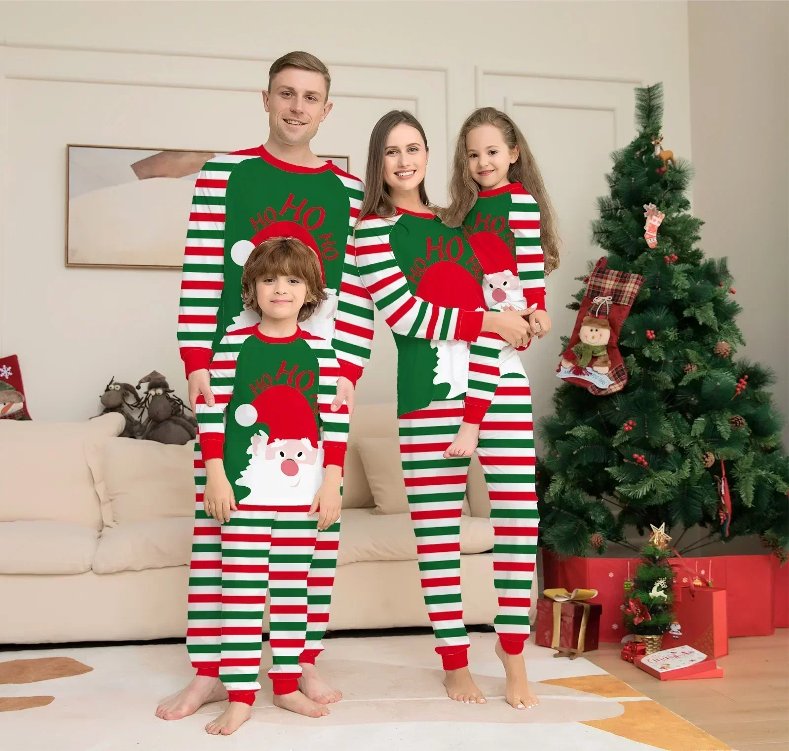 thumbnail image 1 of Camisas de pijamas familiares de Feliz Navidad, camisetas navideñas familiares, camisetas de mamá, padre, hijo, hija, yo, ropa familiar a juego, 1 of 5