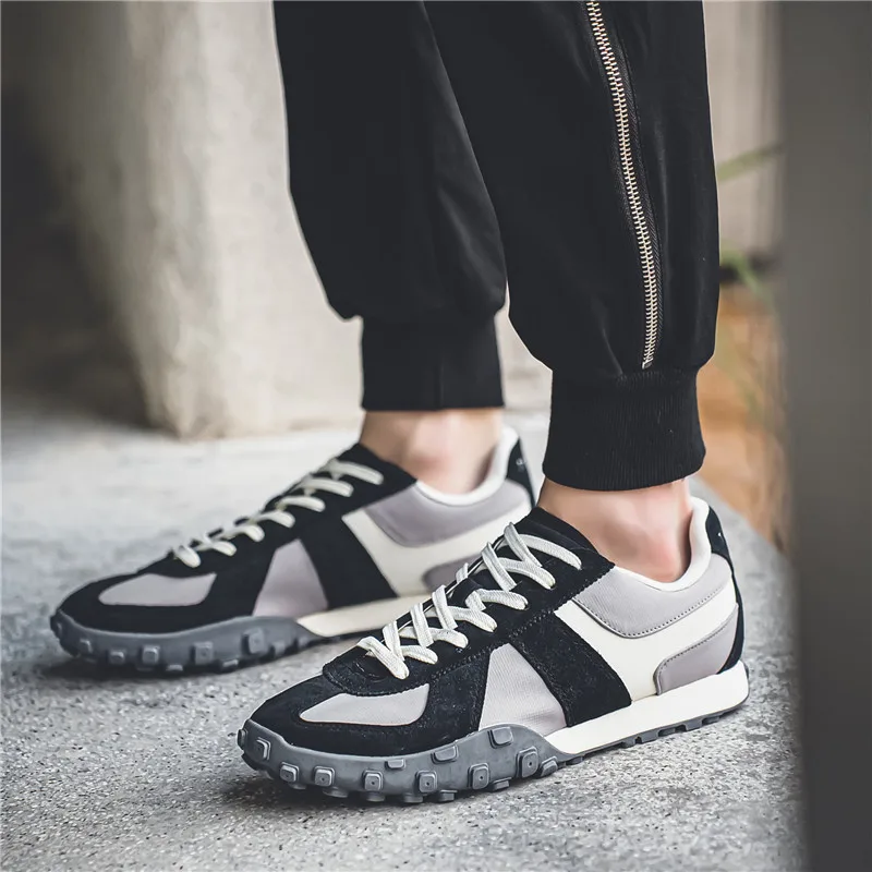 Trendy Men's Fashion Sneakers Designer Flat Running Shoes Men Lightweight Jogging Shoes Men Comfortable Walking Trainers Tennis