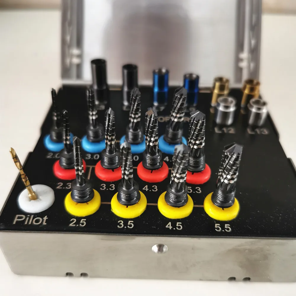 Рисунок 4 - набор инструментов для имплантации