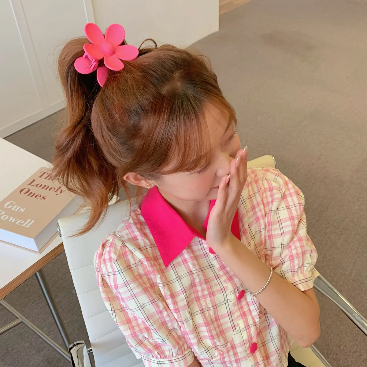 4Pcs Large Flower Claw Clips for Women Sweet Girls Solid Hair Claws Girls Matte Ponytail Hairpin Barrette Hair Accessories