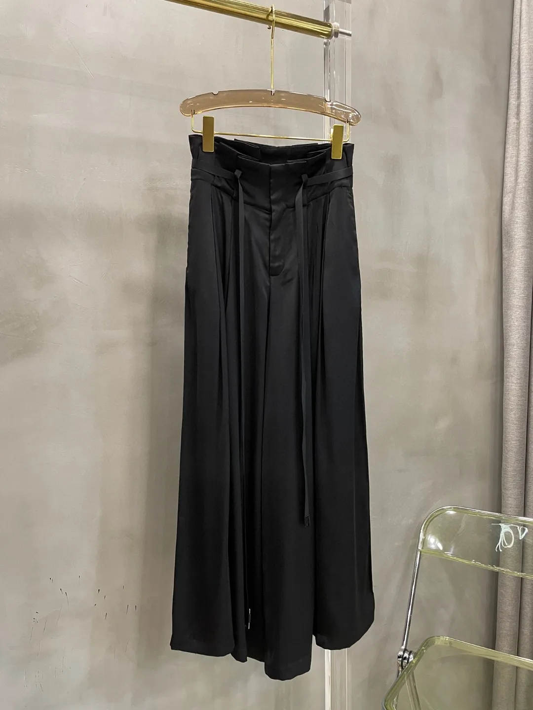 

New women's clothing for spring And summer 2023 Fashionable Dark Smooth Satin Loose Comfortable Wide-Leg Trousers 0422