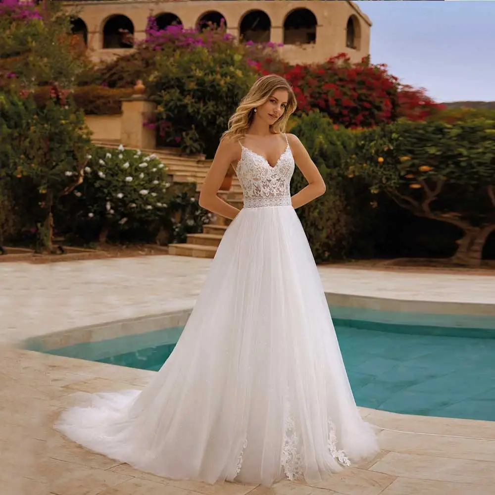 

Gorgeous V-Neck A-Line Boho Wedding Dress Sleeveless Spaghetti Strap Backless Tulle Applique Court Train Vestido De Noiva