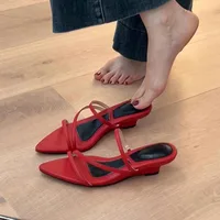 Vente chaude pantoufles femmes sandales à talons compensés chaussures à talons hauts été 2025 chaussures de plage Sexy tongs décontractées diapositives femme 2