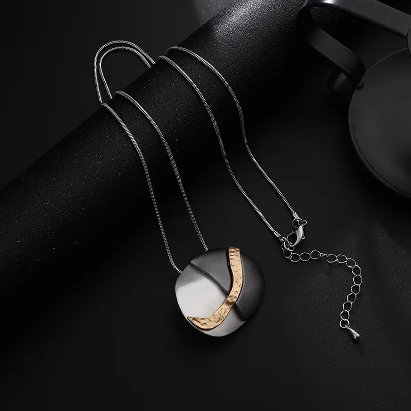 Women's Vintage Floral Pendant Necklace - Unique Gothic Costume Jewelry Accessory