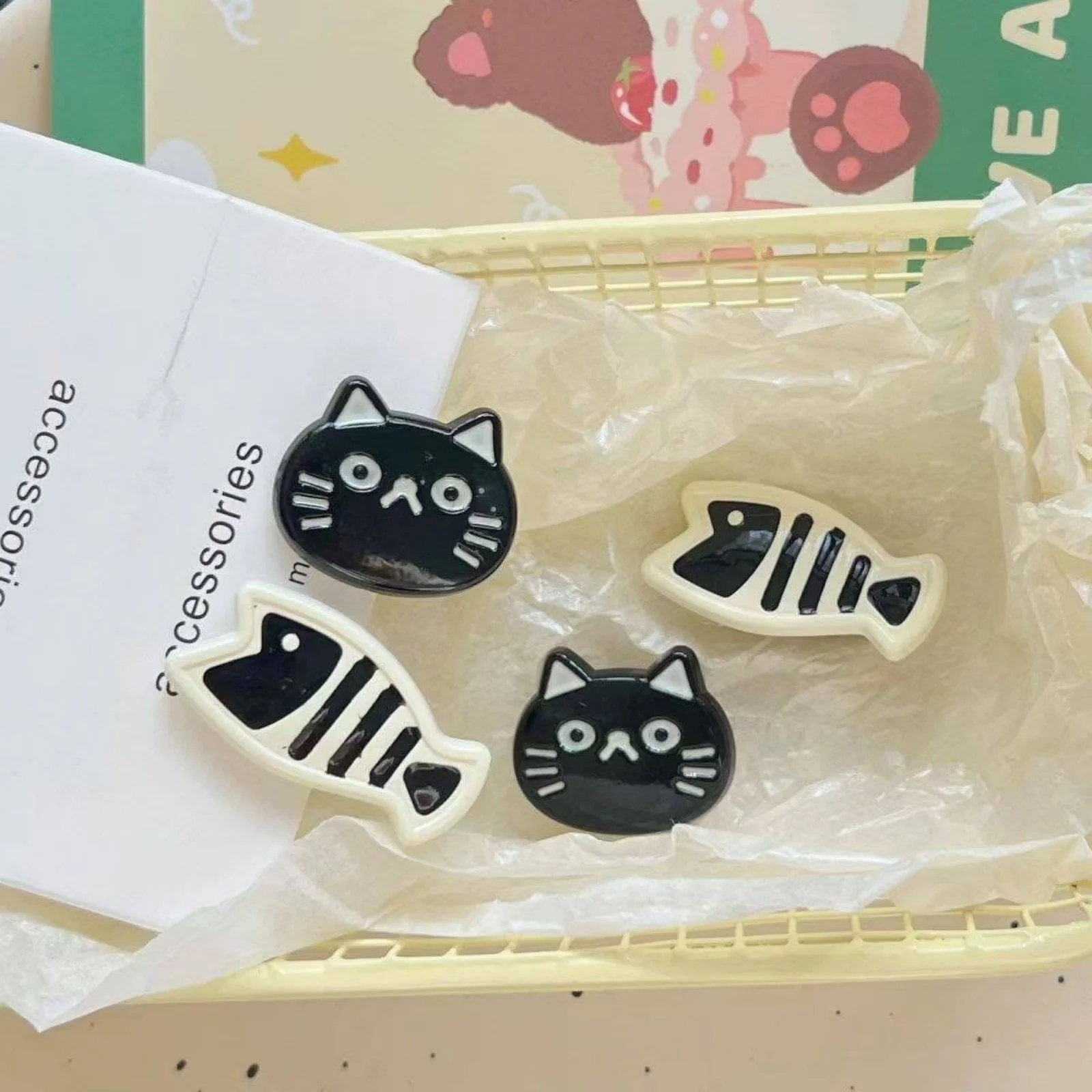 2PCS Cute Black Cat & Fish Hair Clips, Cartoon-Style Duckbill Clamps, Sweet Hair Accessories for Girls, Perfect for Bangs&Daily